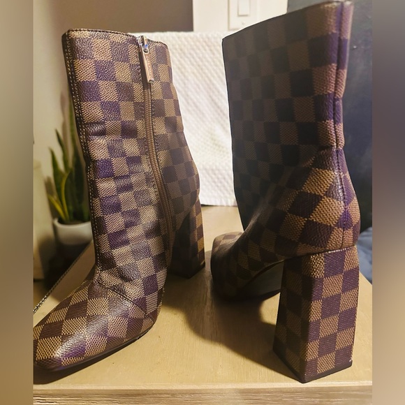 Good condition, nice with leggings - Picture 1 of 2